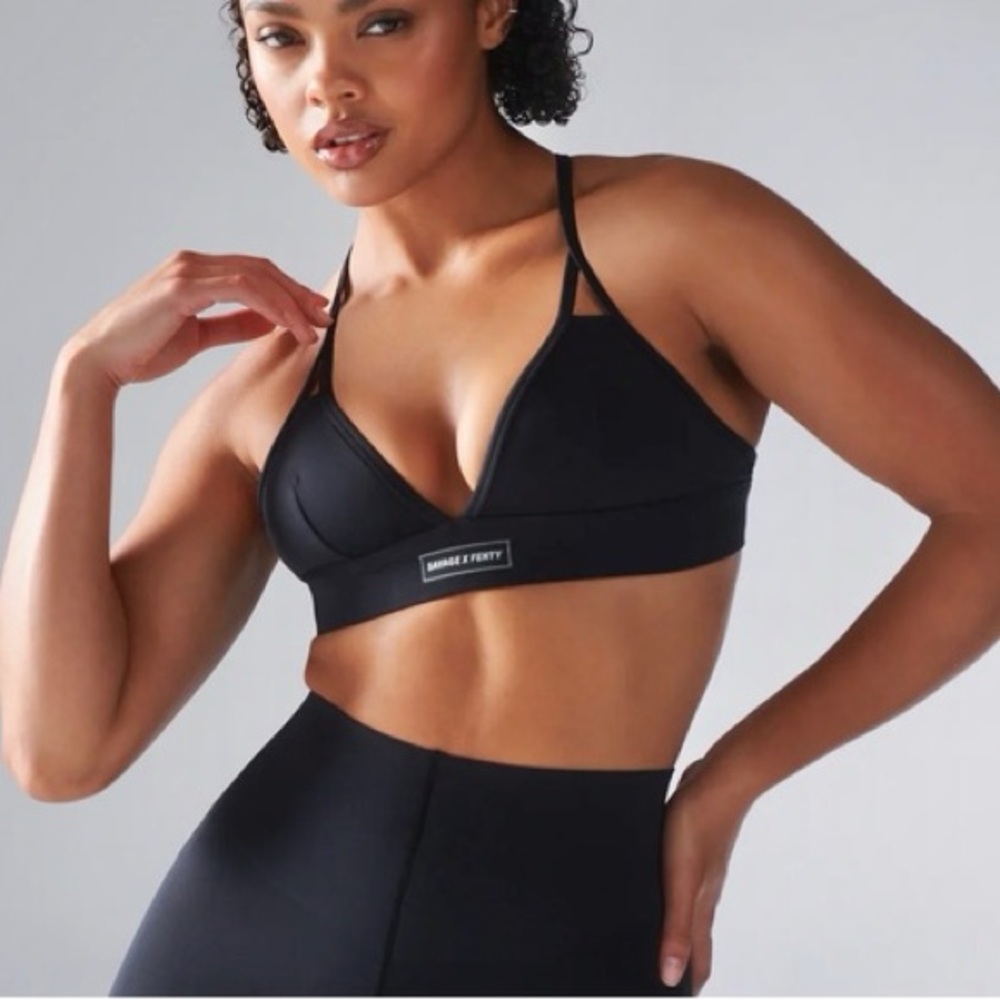 Savage X Fenty Spotlight Low-Impact Sports Bra Black Size XS